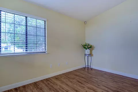 Living - 306 Springer Dr, Redding, CA 96003 photo 4 of 5