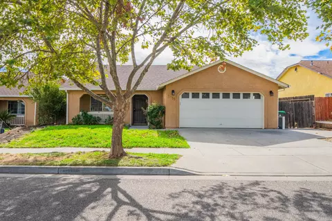 2015 Gentry Way, Red Bluff, CA 96080 photo 2