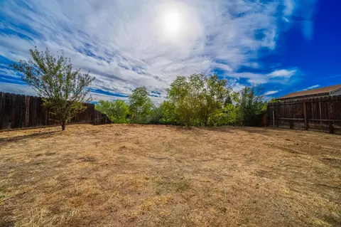2015 Gentry Way, Red Bluff, CA 96080 photo 17