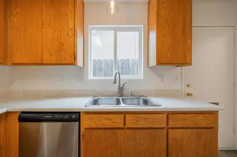 2015 Gentry Way, Red Bluff, CA 96080 photo 7