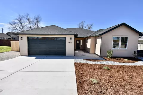 19761 Lake California Dr, Cottonwood, CA 96022