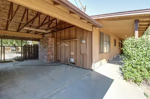 Exterior - 8606 Airport Rd, Redding, CA 96002 photo 6 of 17