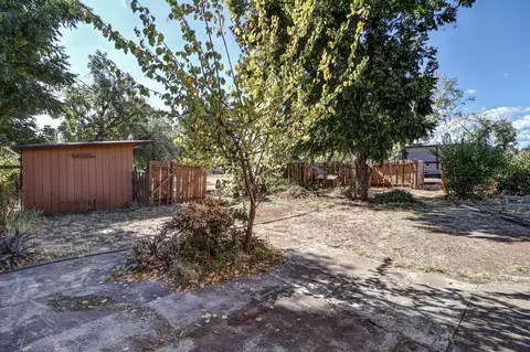 Exterior - 8606 Airport Rd, Redding, CA 96002 photo 8 of 17