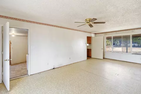 Living - 8606 Airport Rd, Redding, CA 96002 photo 5 of 8