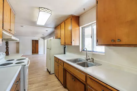 Kitchen - 8606 Airport Rd, Redding, CA 96002 photo 3 of 3