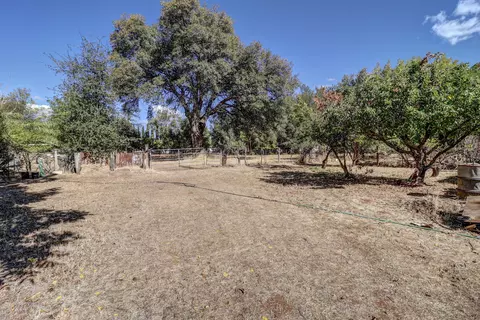 Exterior - 8606 Airport Rd, Redding, CA 96002 photo 12 of 17