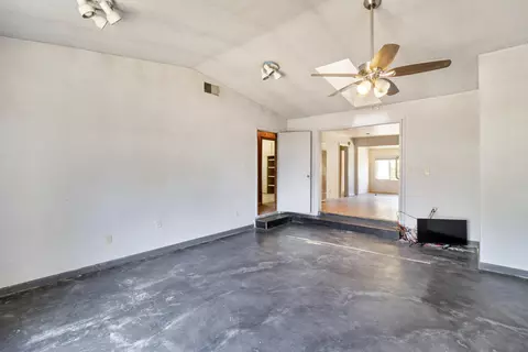 Living - 8606 Airport Rd, Redding, CA 96002 photo 7 of 8