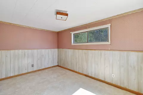 Bedroom - 8606 Airport Rd, Redding, CA 96002 photo 1 of 6