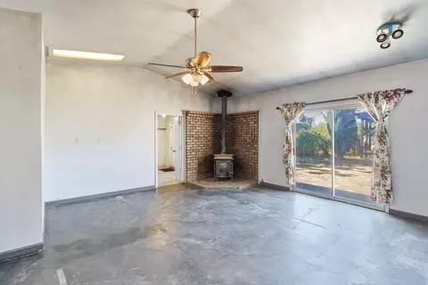 Living - 8606 Airport Rd, Redding, CA 96002 photo 6 of 8
