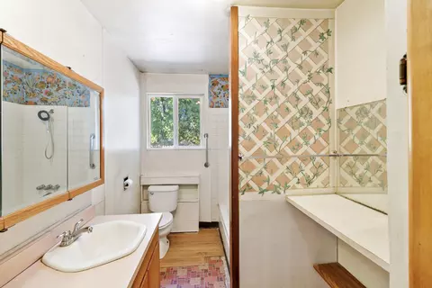 Bath - 8606 Airport Rd, Redding, CA 96002 photo 5 of 5