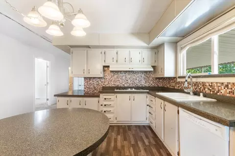 Kitchen - 4381 Eagle Nest Rd, Redding, CA 96003 photo 1 of 2