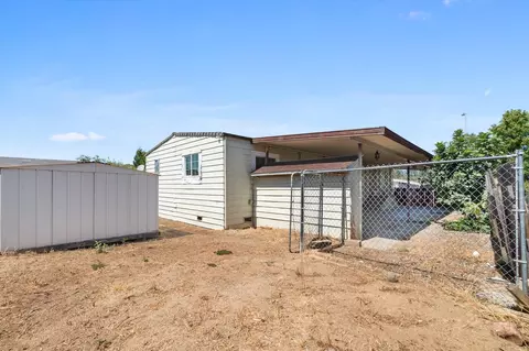Exterior - 4381 Eagle Nest Rd, Redding, CA 96003 photo 4 of 7