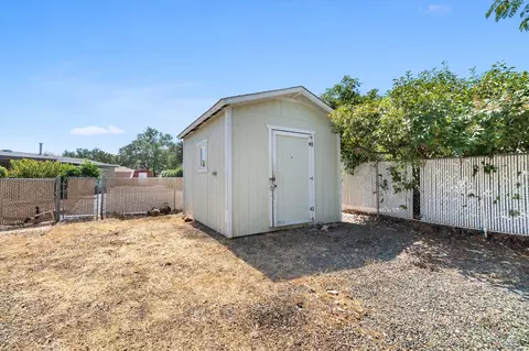 Exterior - 4381 Eagle Nest Rd, Redding, CA 96003 photo 5 of 7