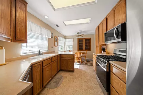 Kitchen - 463 Yolla Bolly Trl, Redding, CA 96003 photo 1 of 3