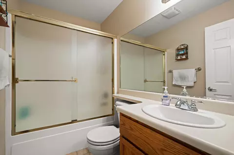 Bath - 463 Yolla Bolly Trl, Redding, CA 96003 photo 2 of 2