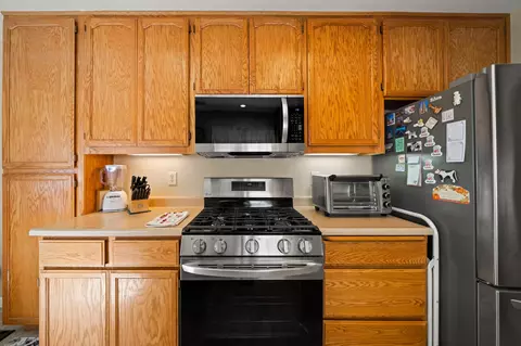 Kitchen - 463 Yolla Bolly Trl, Redding, CA 96003 photo 3 of 3