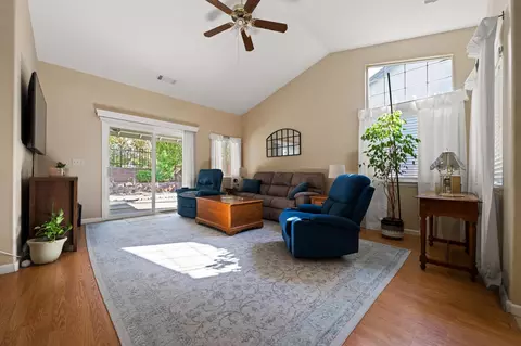 Living - 463 Yolla Bolly Trl, Redding, CA 96003 photo 1 of 2