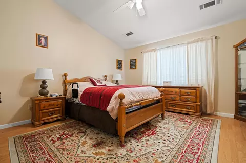 Bedroom - 463 Yolla Bolly Trl, Redding, CA 96003 photo 1 of 2