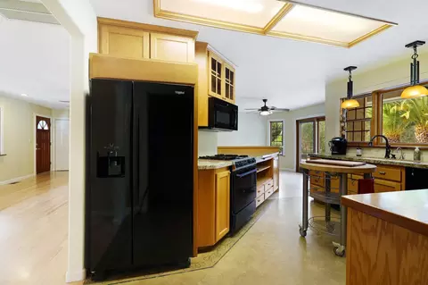 Kitchen - 8149 Secluded Valley Dr, Redding, CA 96001 photo 2 of 3