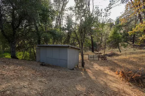 Exterior - 8149 Secluded Valley Dr, Redding, CA 96001 photo 16 of 19