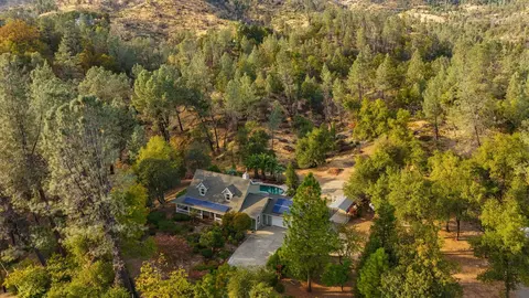 View/Area - 8149 Secluded Valley Dr, Redding, CA 96001 photo 2 of 7