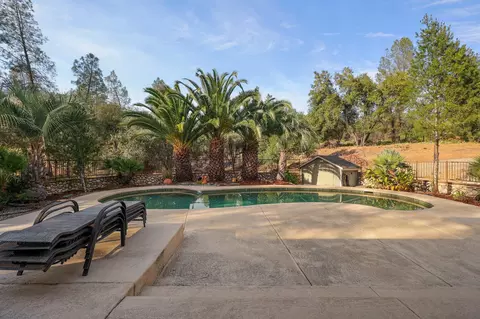 Exterior - 8149 Secluded Valley Dr, Redding, CA 96001 photo 7 of 19