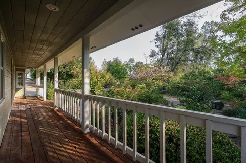 Exterior - 8149 Secluded Valley Dr, Redding, CA 96001 photo 9 of 19