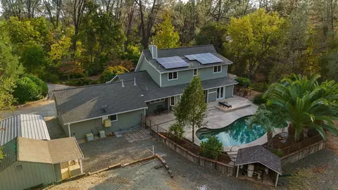 8149 Secluded Valley Dr, Redding, CA 96001