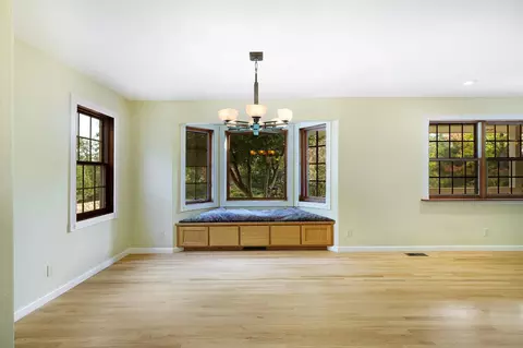 Living - 8149 Secluded Valley Dr, Redding, CA 96001 photo 4 of 10