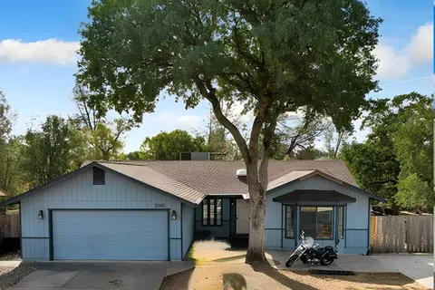 2385 Candlewood Dr, Redding, CA 96003 photo 1