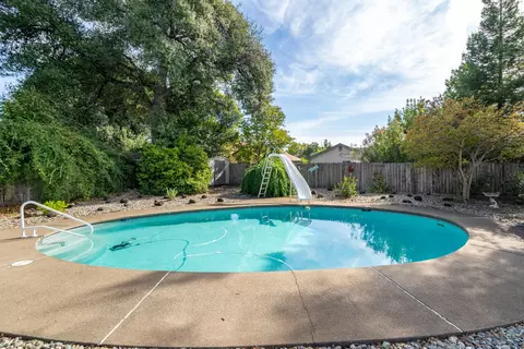 Exterior - 1189 De Moll Dr, Redding, CA 96002 photo 18 of 21
