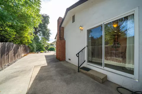 Exterior - 1189 De Moll Dr, Redding, CA 96002 photo 8 of 21
