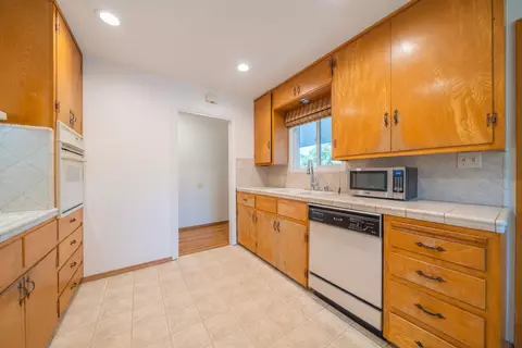 Kitchen - 1189 De Moll Dr, Redding, CA 96002 photo 1 of 4