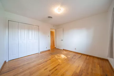 Bedroom - 1189 De Moll Dr, Redding, CA 96002 photo 4 of 6