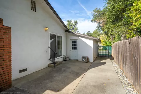 Exterior - 1189 De Moll Dr, Redding, CA 96002 photo 10 of 21