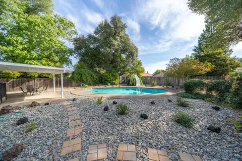 Exterior - 1189 De Moll Dr, Redding, CA 96002 photo 17 of 21