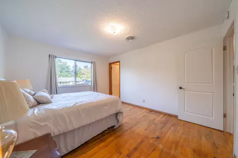 Bedroom - 1189 De Moll Dr, Redding, CA 96002 photo 6 of 6