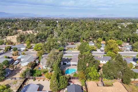 View/Area - 1189 De Moll Dr, Redding, CA 96002 photo 2 of 6