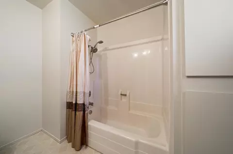 Bath - 3353 Cessna Dr, Redding, CA 96001 photo 2 of 3