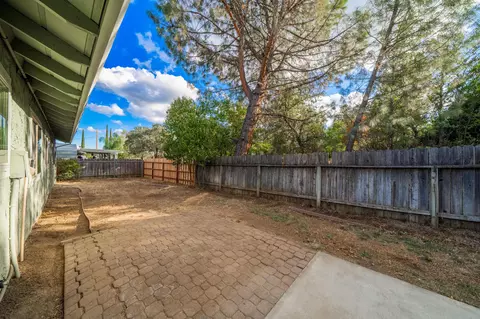 Exterior - 3353 Cessna Dr, Redding, CA 96001 photo 5 of 10