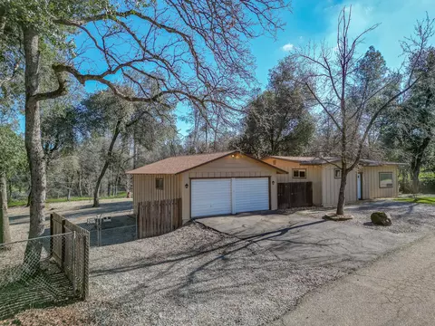 12847 Williamson Rd, Redding, CA 96003 photo 2