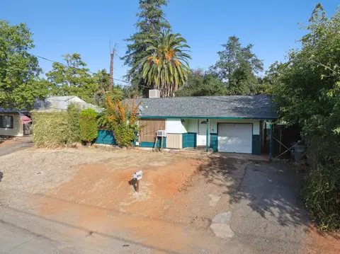 Exterior - 1109 A St, Redding, CA 96002 photo 3 of 10