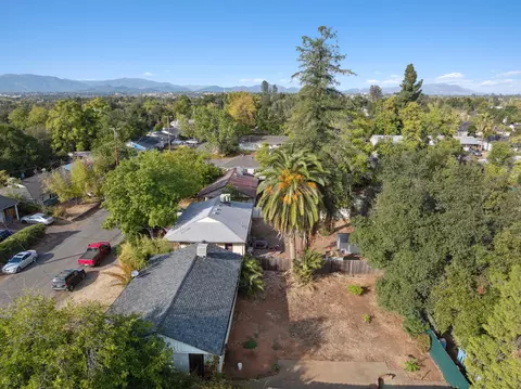 View/Area - 1109 A St, Redding, CA 96002 photo 3 of 6