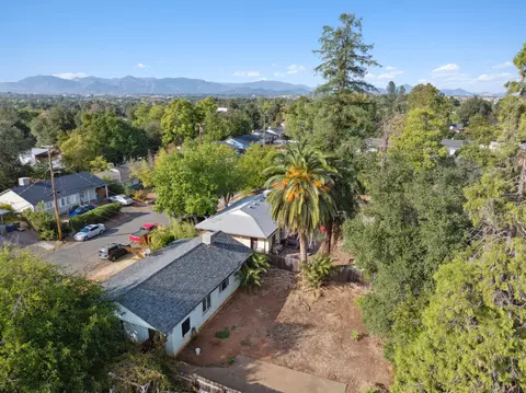 View/Area - 1109 A St, Redding, CA 96002 photo 2 of 6
