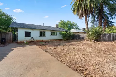 Exterior - 1109 A St, Redding, CA 96002 photo 9 of 10