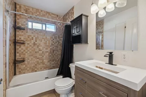 Bath - 1109 A St, Redding, CA 96002 photo 2 of 2