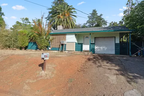 Exterior - 1109 A St, Redding, CA 96002 photo 1 of 10