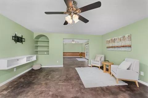 Living - 2860 Wilson Ave, Redding, CA 96002 photo 4 of 8
