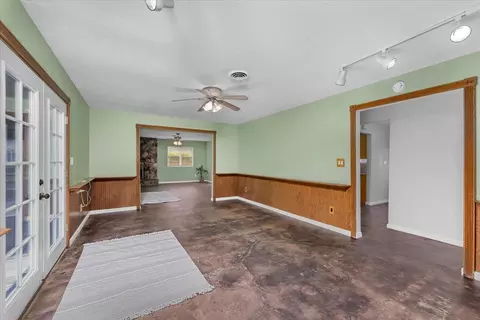 Living - 2860 Wilson Ave, Redding, CA 96002 photo 7 of 8
