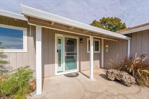 Exterior - 2860 Wilson Ave, Redding, CA 96002 photo 4 of 16